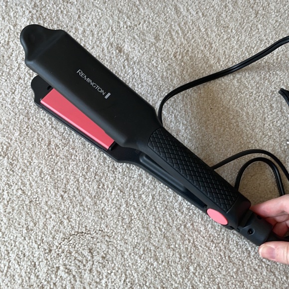 NWOB Remington flat iron hair straightener - Picture 5 of 6